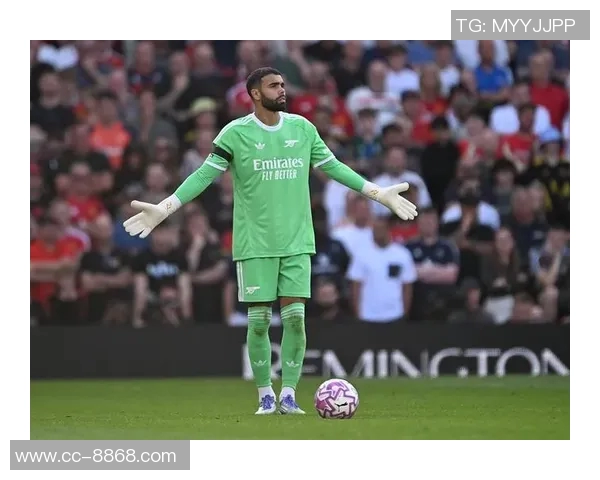 拉亚扑救布罗比近距离射门后失误队友提醒才稳住球权