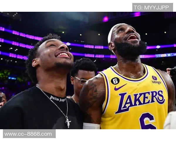 湖人队宣布召回克内克特与阿杜蒂耶罗加强阵容深度