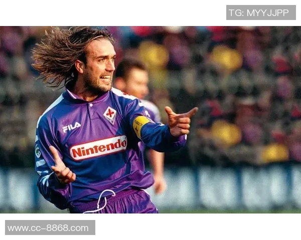 57岁巴蒂罗马之行与球员主帅亲切交流迪巴拉流露偶像崇拜神情